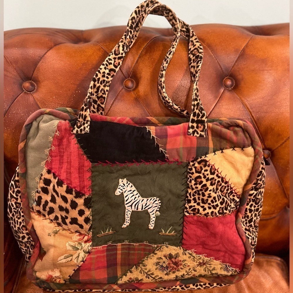 Zebra shoulder bag in GUC